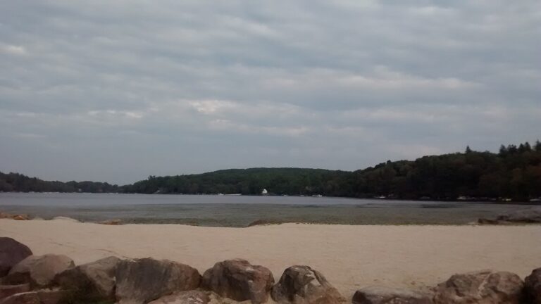 Lake Harmony shoreline in the Poconos, where Nick's Lake House serves lakeside dinners