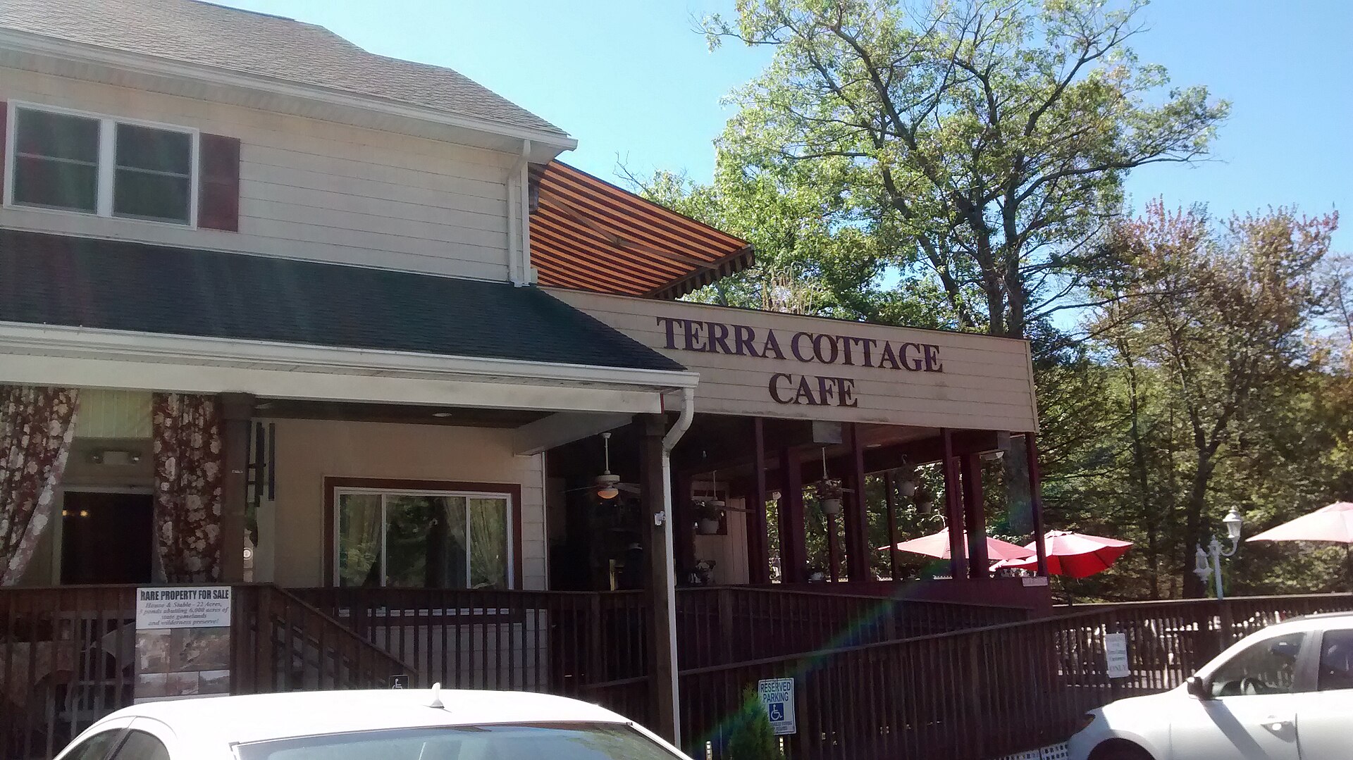 Terra Cottage Cafe and Gifts on Lake Harmony Road